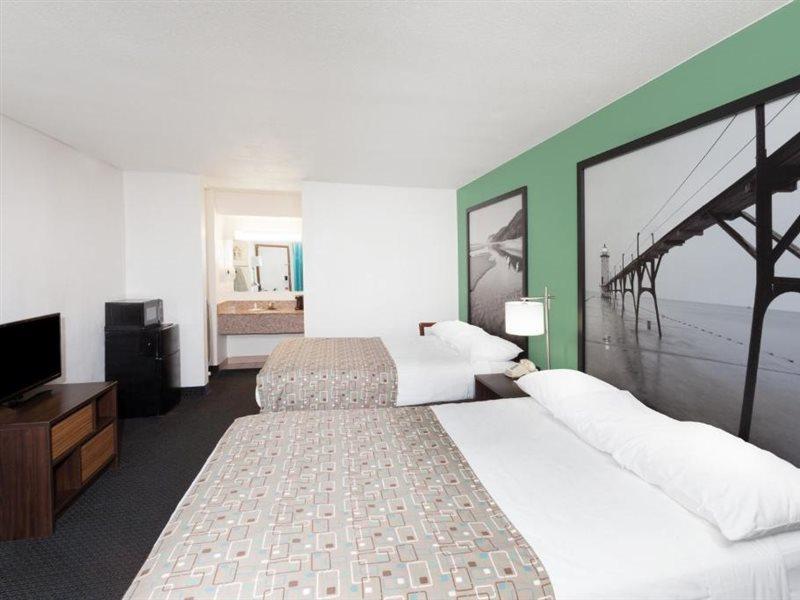 Super 8 By Wyndham Stevensville St Joseph Exterior photo