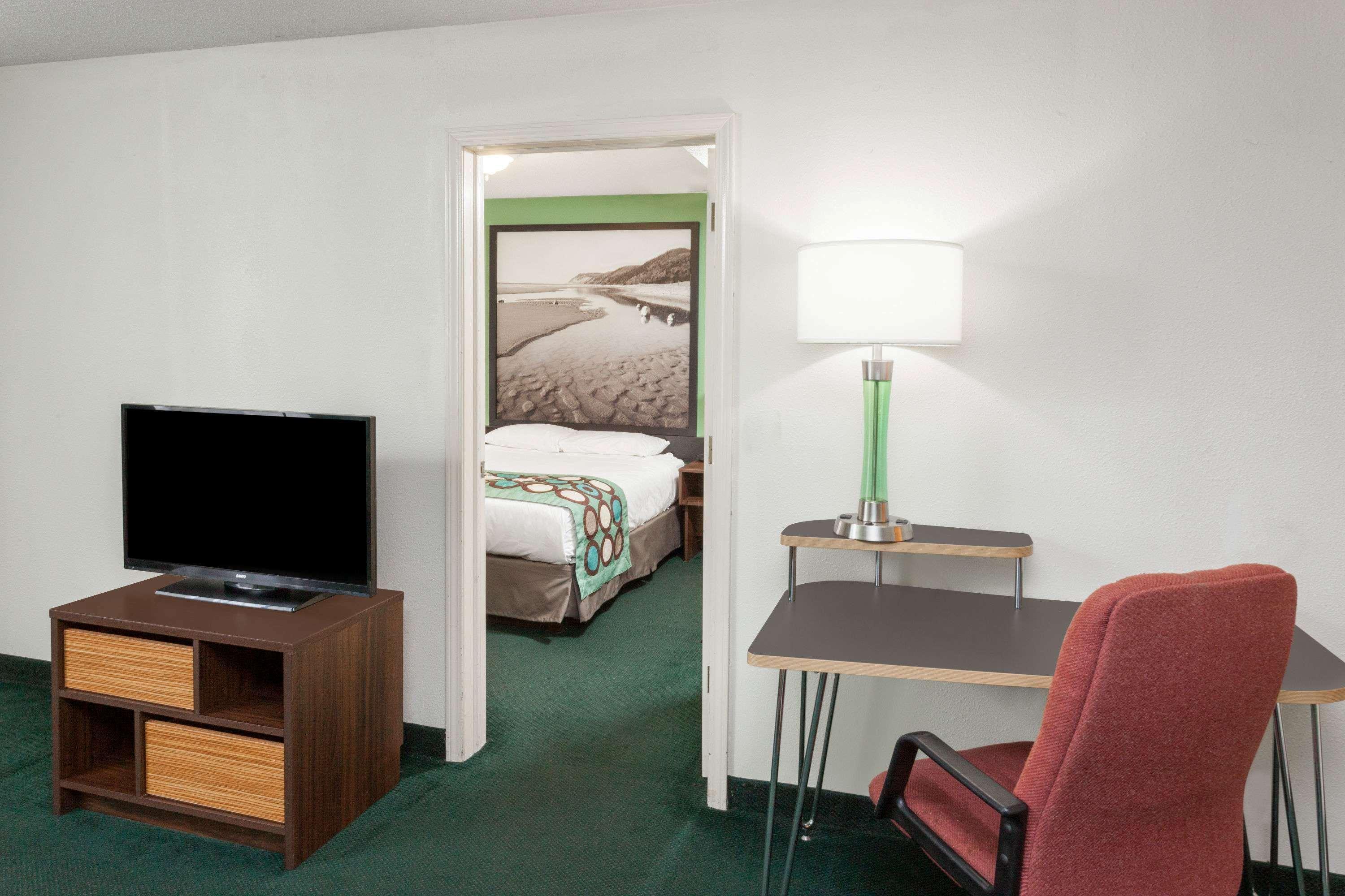 Super 8 By Wyndham Stevensville St Joseph Exterior photo