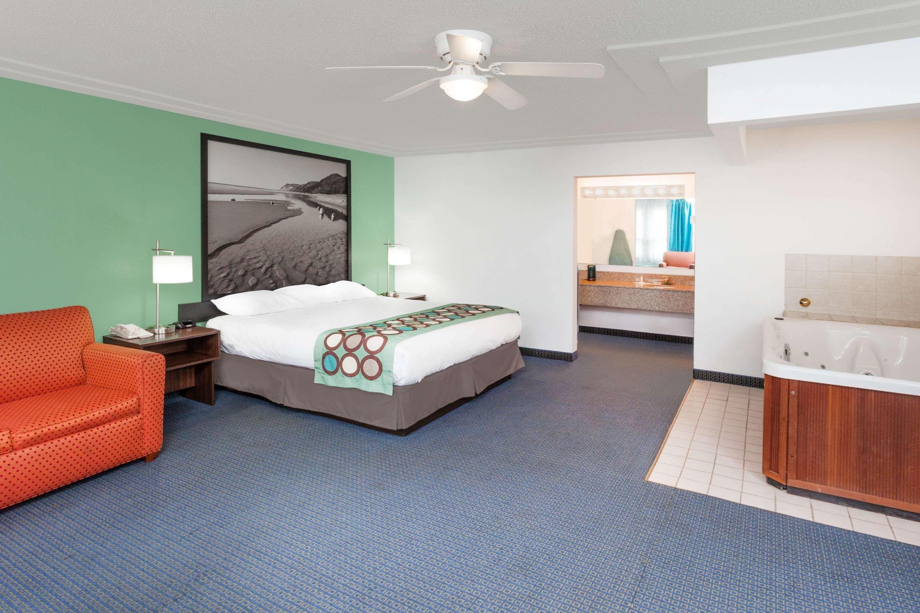 Super 8 By Wyndham Stevensville St Joseph Exterior photo