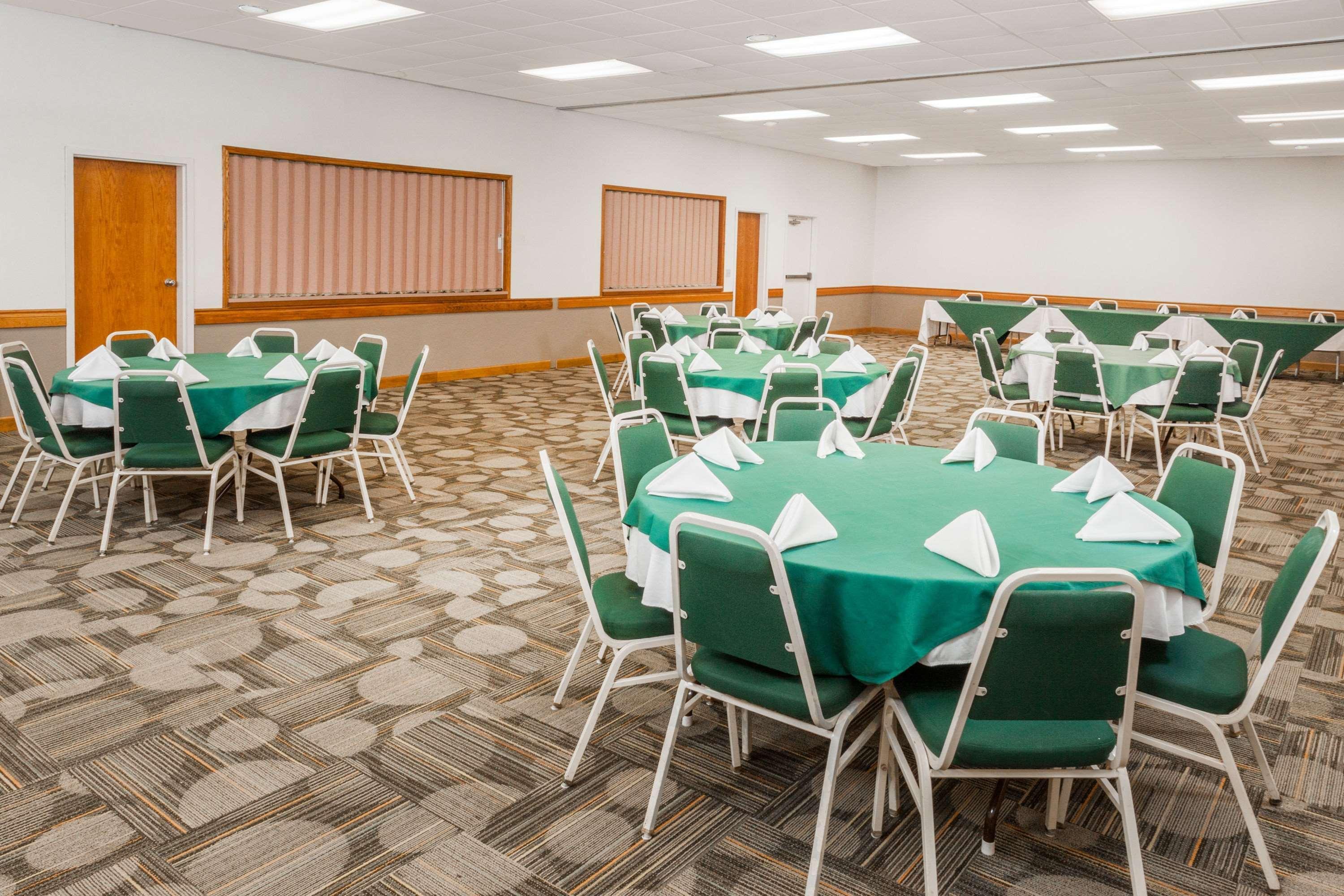 Super 8 By Wyndham Stevensville St Joseph Exterior photo