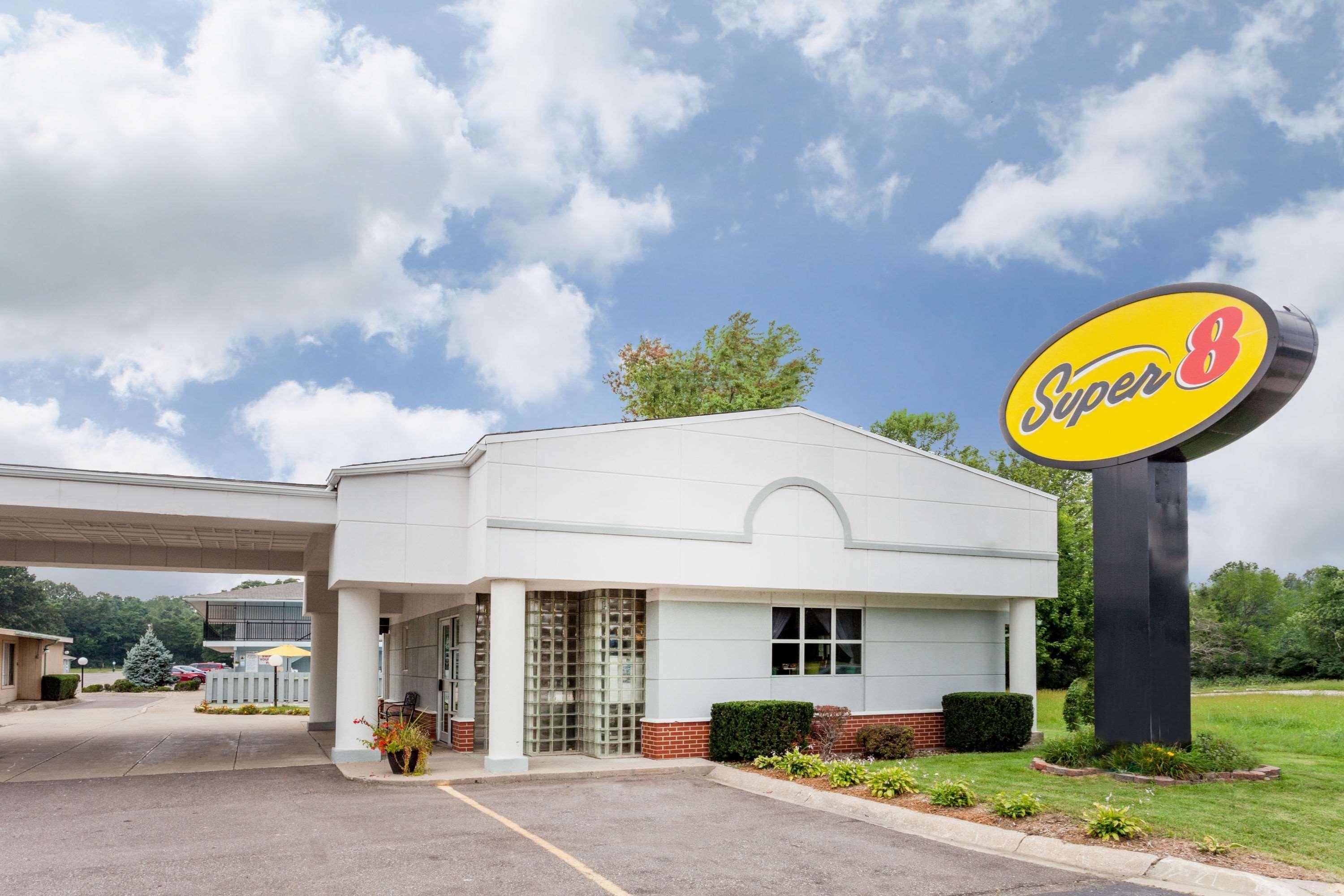 Super 8 By Wyndham Stevensville St Joseph Exterior photo